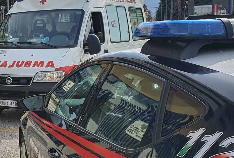 CIRIE' - Si sente male mentre è al bar, esce e si accascia a terra: morto pensionato 77enne